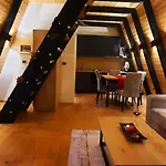 Alpine Arlon *