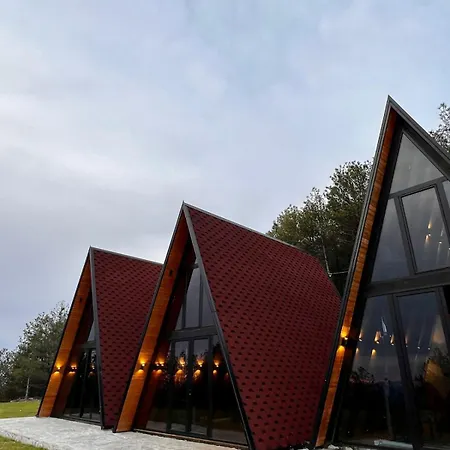 בית נופש Alpine Arlon Gjinar