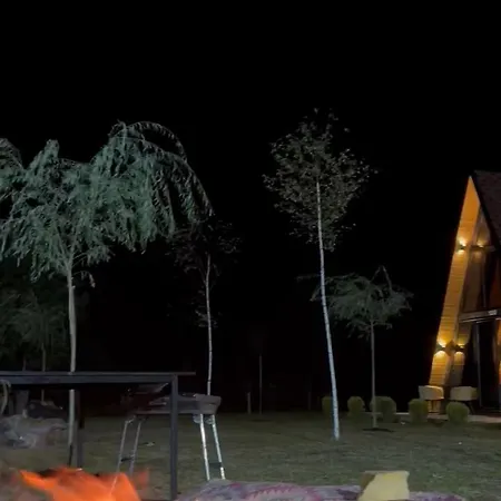 בית נופש Alpine Arlon Gjinar